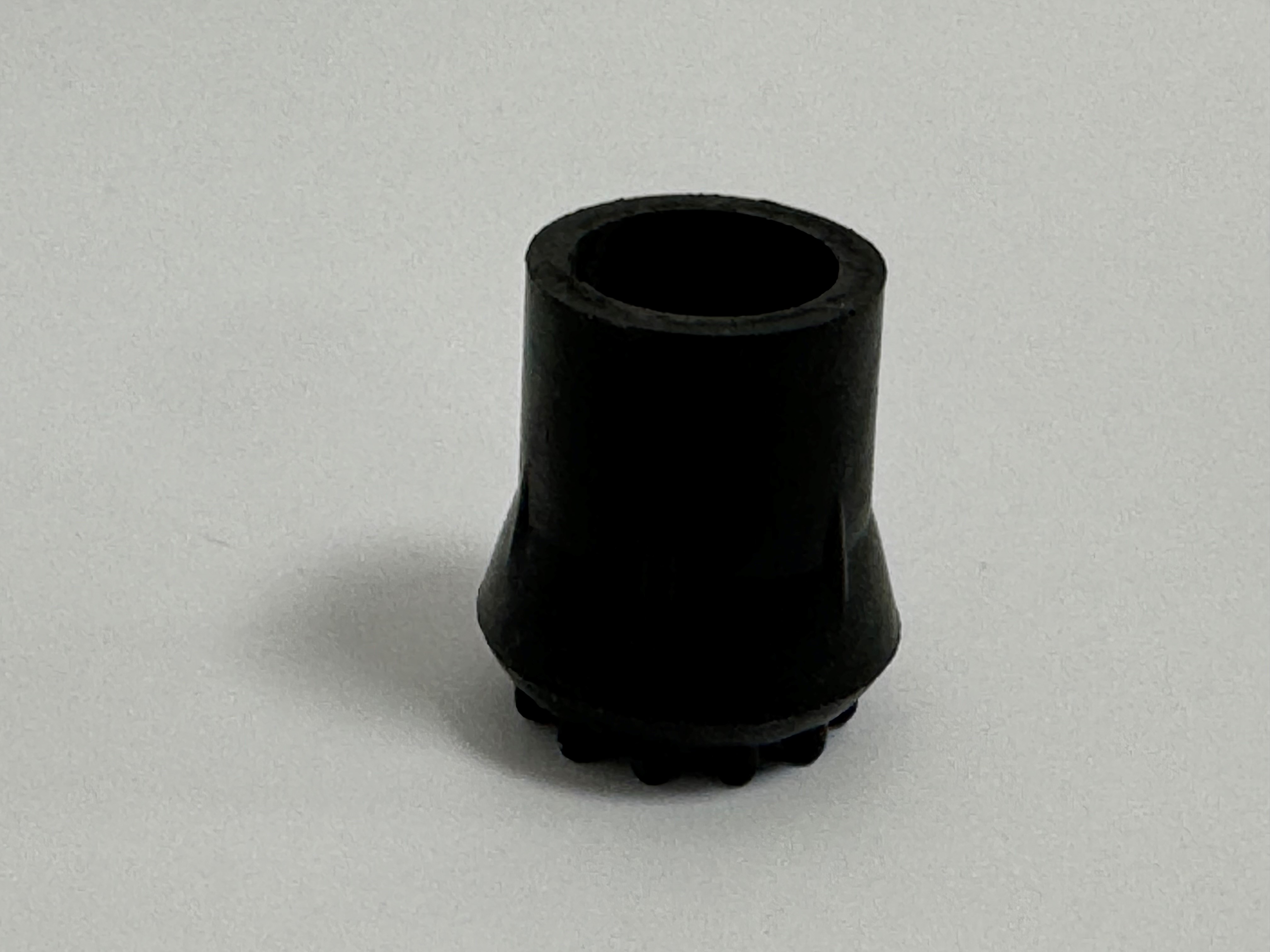 Rubberen dop voor kruk/wandelstok 22 mm zwart bell shape (bulk 10) -- AA8200DX